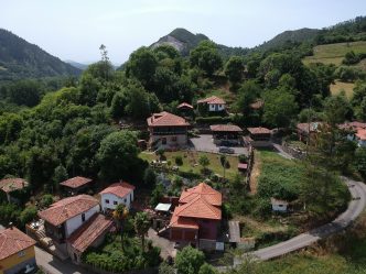 Aldea de Fuentes , a orillas del Sella